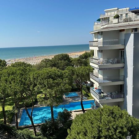 Residenza Marco Polo Appartement Lignano Sabbiadoro Buitenkant foto