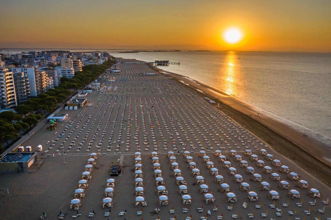 Residenza Marco Polo Appartement Lignano Sabbiadoro Buitenkant foto