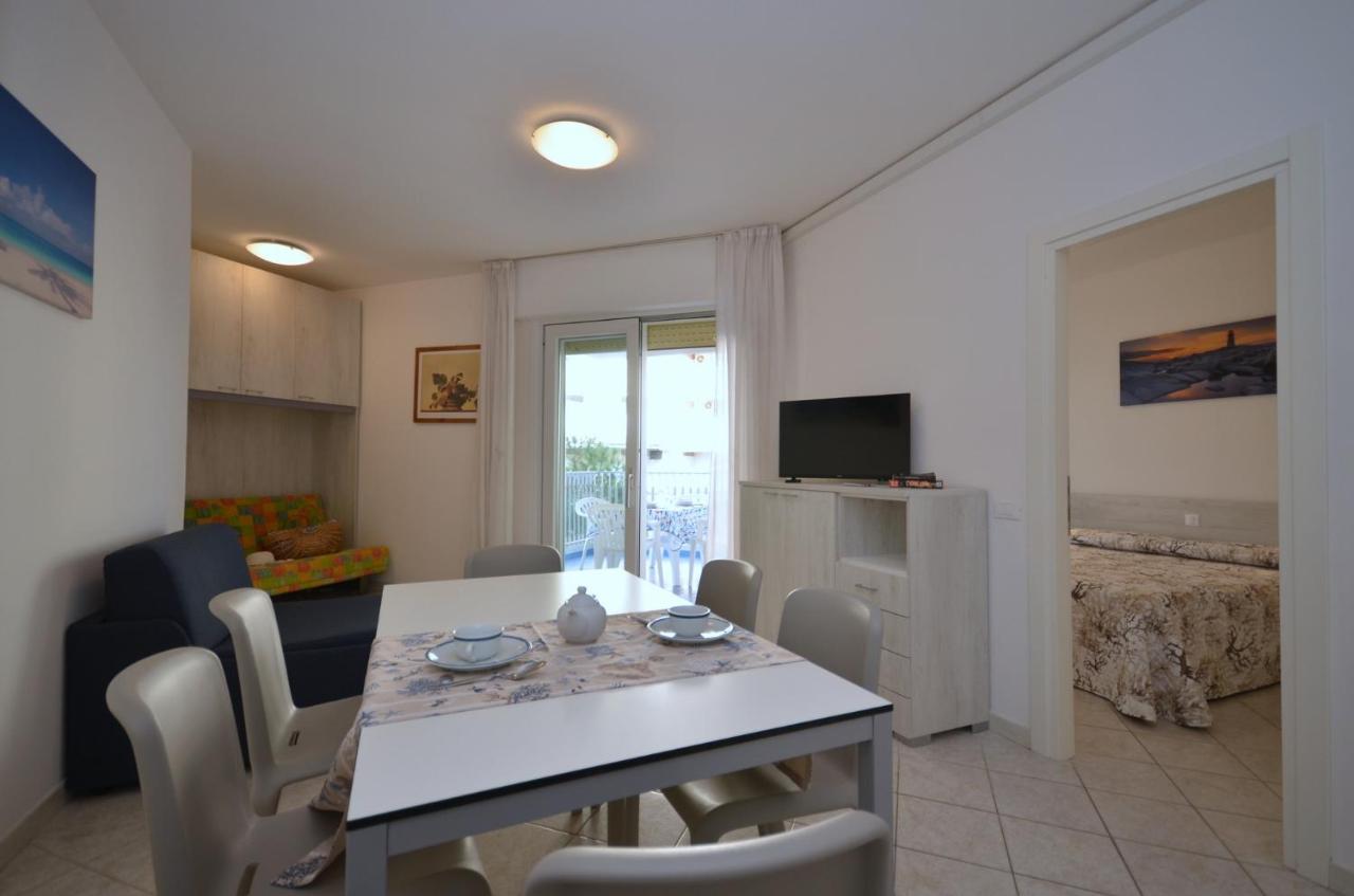 Residenza Marco Polo Appartement Lignano Sabbiadoro Buitenkant foto