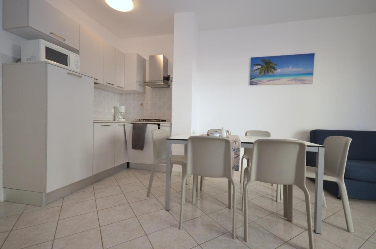 Residenza Marco Polo Appartement Lignano Sabbiadoro Buitenkant foto