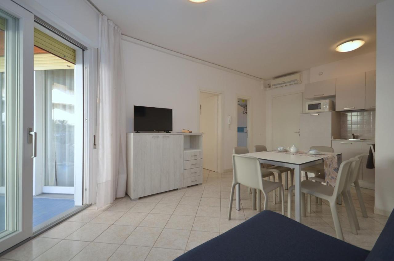 Residenza Marco Polo Appartement Lignano Sabbiadoro Buitenkant foto
